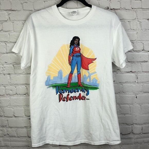 Democracy Defender graphic short sleeve tee. Med - Picture 1 of 4